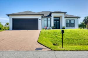 10270 Castanet Ave, ENGLEWOOD