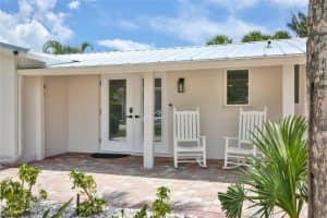 211 ISLAND CIRCLE, SARASOTA, FL 34242 - MLS#MFRA4658382