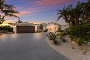 615 CONCORD LANE, HOLMES BEACH, FL 34217 - MLS#MFRA4658575