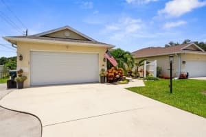 5301 COLONY MEADOWS LANE, SARASOTA, FL 34233 - MLS#MFRA4658578