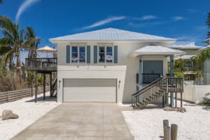 104 77th St, HOLMES BEACH