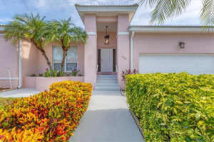 4723 61ST AVENUE DRIVE, BRADENTON, FL 34210 Sold 09/15/25