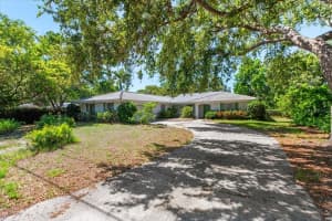 1735 Shoreland Dr, SARASOTA