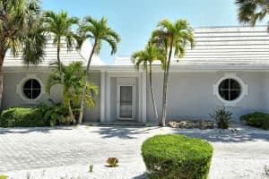 2800 CASEY KEY ROAD, NOKOMIS, FL 34275 - MLS#MFRA4658663