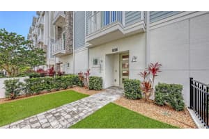 516 LAUREL PARK DRIVE, SARASOTA, FL 34236 - MLS#MFRA4658672