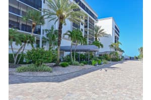 1102 BENJAMIN FRANKLIN DRIVE, SARASOTA, FL 34236 - MLS#MFRA4658677