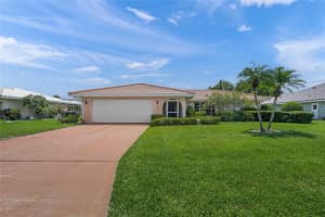464 Rubens Dr E, NOKOMIS
