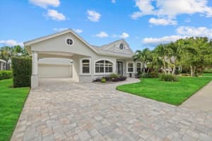 4611 Shark Dr, BRADENTON