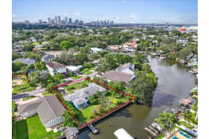 545 Suwanee Cir, TAMPA