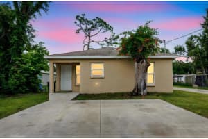 5723 5th St E, BRADENTON