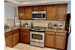 5613 SUMMER SIDE LANE, SARASOTA, FL 34231 - MLS#MFRA4658893