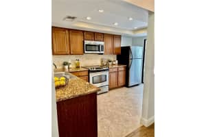 5613 SUMMER SIDE LANE, SARASOTA, FL 34231 - MLS#MFRA4658893