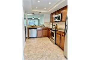 5613 SUMMER SIDE LANE, SARASOTA, FL 34231 - MLS#MFRA4658893