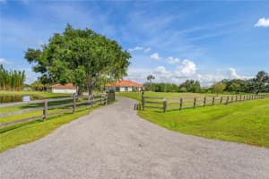 1985 BEL AIR STAR PARKWAY, SARASOTA, FL 34240 - MLS#MFRA4658954