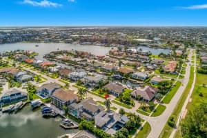 609 CRESCENT STREET, MARCO ISLAND, FL 34145 - MLS#MFRA4658963