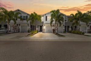 8641 Daydream St, SARASOTA