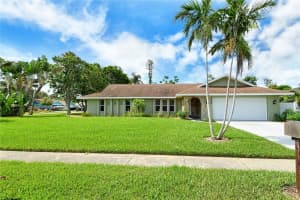 6303 3RD AVENUE, BRADENTON, FL 34209 - MLS#MFRA4659040