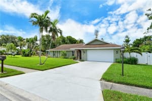 6303 3RD AVENUE, BRADENTON, FL 34209 - MLS#MFRA4659040