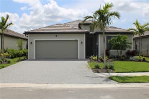 5144 Spotted Seal Ln, BRADENTON