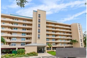 4410 Fairways Blvd #605, BRADENTON