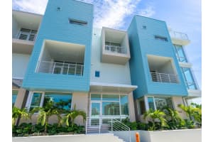 1343 4th St #101, SARASOTA