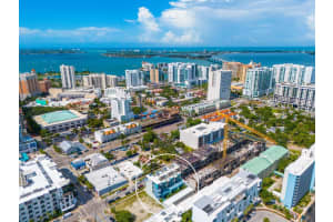 1343 4th St #201, SARASOTA