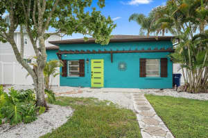 2054 Roselawn St, SARASOTA