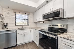 104 CAPRI ISLES BOULEVARD, VENICE, FL 34292 Sold 08/21/25