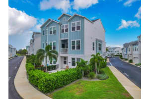 2353 LINDSTROM STREET, SARASOTA, FL 34237 - MLS#MFRA4659274