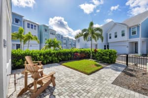2353 LINDSTROM STREET, SARASOTA, FL 34237 - MLS#MFRA4659274