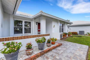 3995 LAKEWOOD AVENUE, BRADENTON, FL 34208 - MLS#MFRA4659324