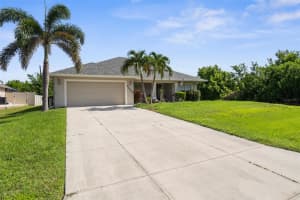 11200 CARNEGIE AVENUE, ENGLEWOOD, FL 34224 - MLS#MFRA4659357