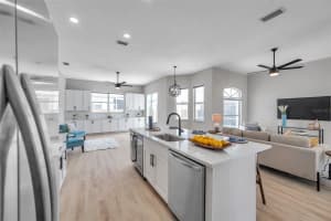 3720 72ND AVENUE CIRCLE, SARASOTA, FL 34243 Sold 08/28/25