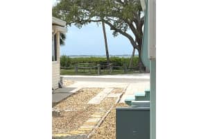 6920 BAYOU LANE, BRADENTON, FL 34207 - MLS#MFRA4659439
