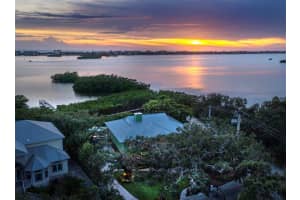 8810 Fishermens Bay Dr, SARASOTA