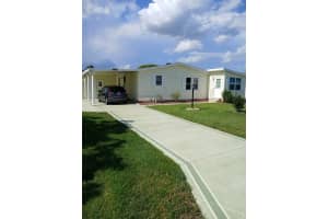 1117 Paradise Dr, LADY LAKE