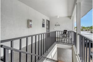 5649 MIDNIGHT PASS ROAD, SARASOTA, FL 34242 Sold 12/04/25