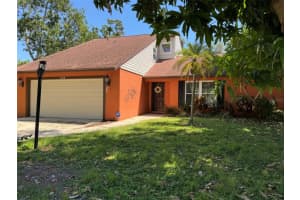 4256 KING RICHARD LANE, SARASOTA, FL 34232 - MLS#MFRA4659665