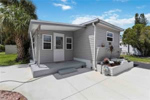1100 University Pkwy #54, SARASOTA