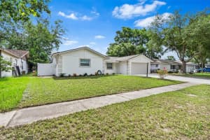107 VALLEY CIRCLE, BRANDON, FL 33510 - MLS#MFRA4659725