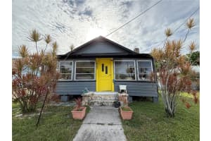 1423 16th St W, BRADENTON