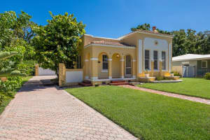 455 ACACIA DRIVE, SARASOTA, FL 34234 - MLS#MFRA4659947