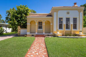 455 ACACIA DRIVE, SARASOTA, FL 34234 - MLS#MFRA4659947