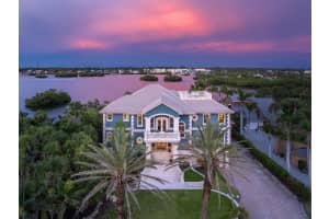 144 N Casey Key Rd, OSPREY