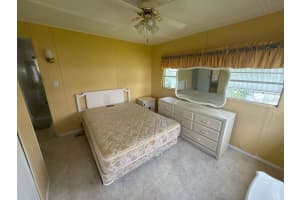 5375 6TH TERRACE, ST PETERSBURG, FL 33707 Sold 10/08/25