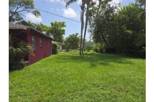 3724 28TH AVENUE, ST PETERSBURG, FL 33713 Sold 08/21/25