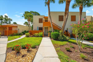 207 PINENEEDLE DRIVE, BRADENTON, FL 34210 Sold 08/18/25