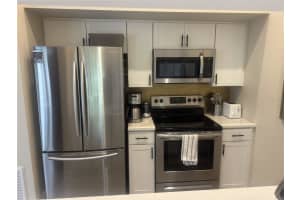 4613 MORNINGSIDE #30, SARASOTA, FL 34235 Sold 11/10/25