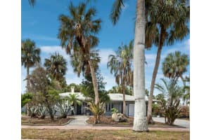 153 N Adams Dr, SARASOTA
