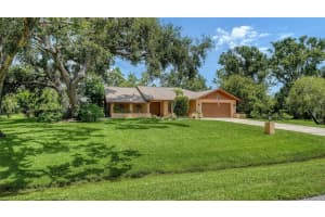 5879 Ravenwood Dr, SARASOTA